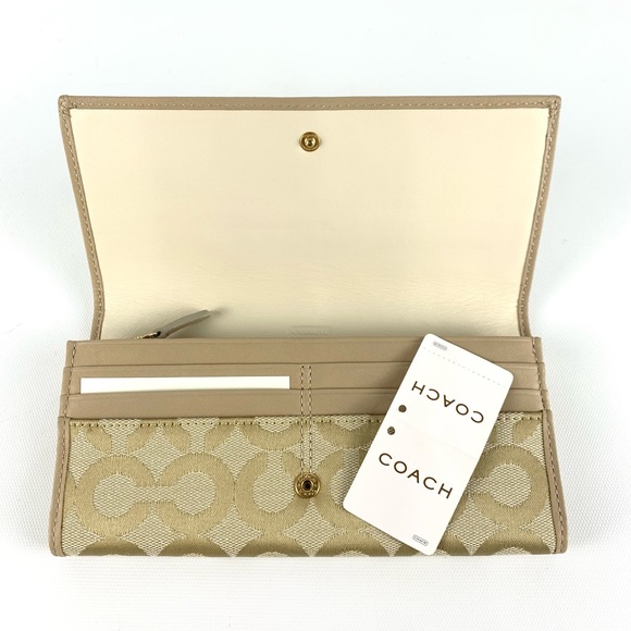 Authentic COACH   No.42460
✨ Parker OP Art Slim Envelope ✨ Light Khaki - Picture 11 of 12